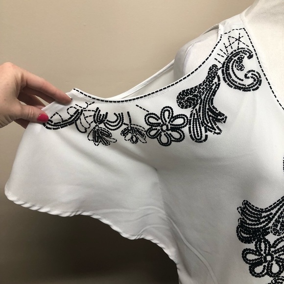 NY&C Embroidered Cold Shoulder Blouse Small - Picture 6 of 8